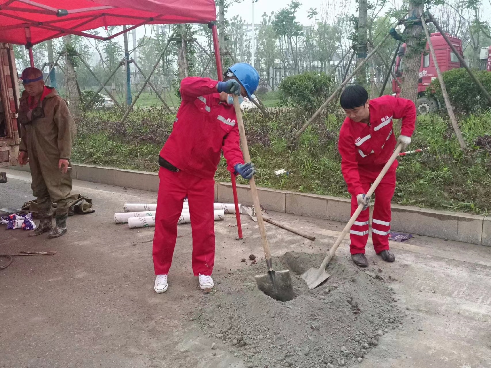 故城管道疏通哪家好】及时进行市政管道清淤